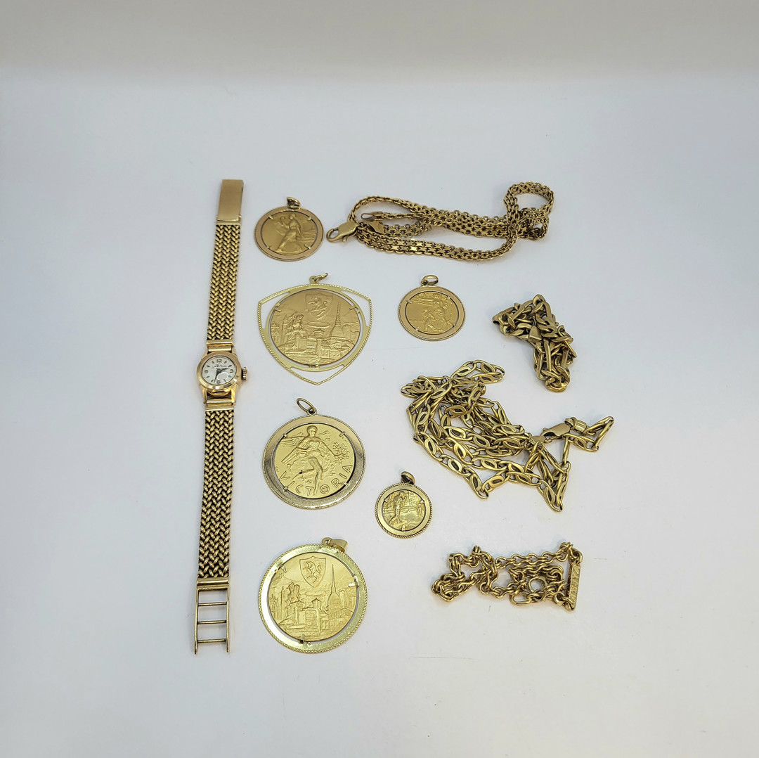 Vari oggetti oro 