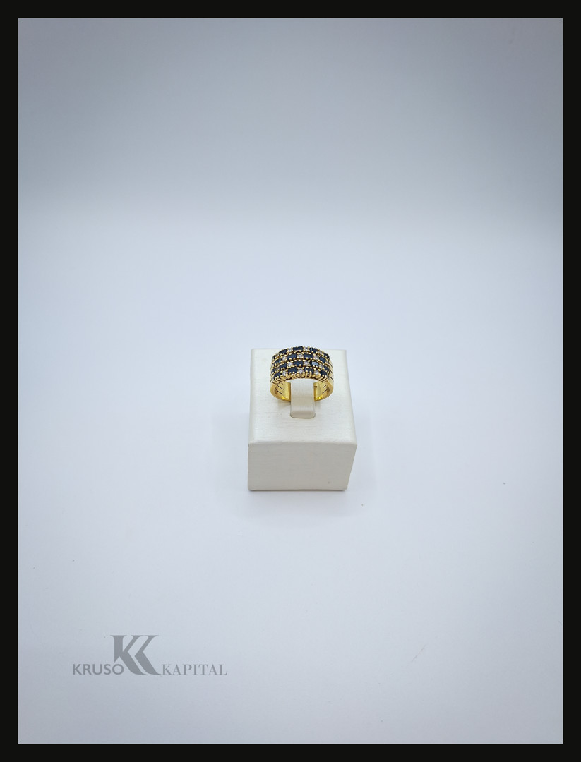 Anello oro con pietre e diamantini