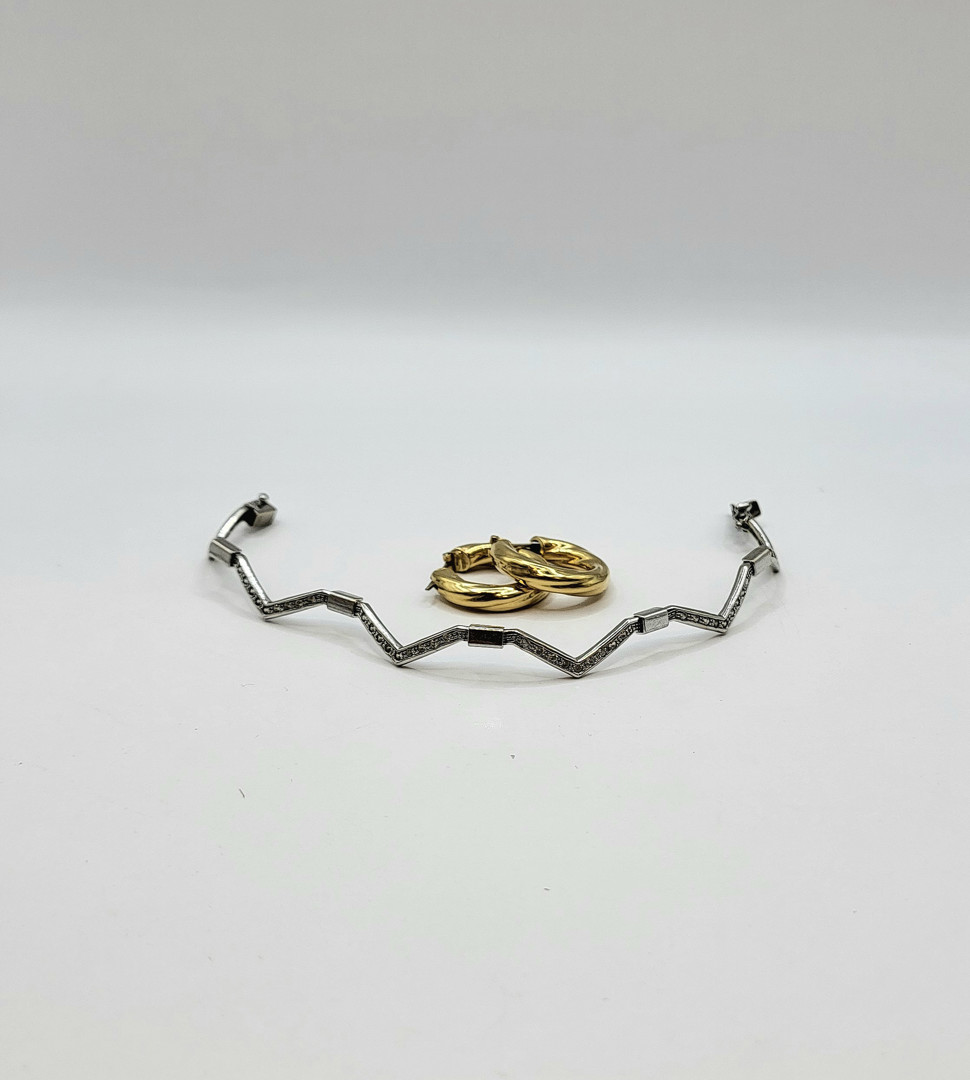 Paio orecchini e bracciale oro pietre