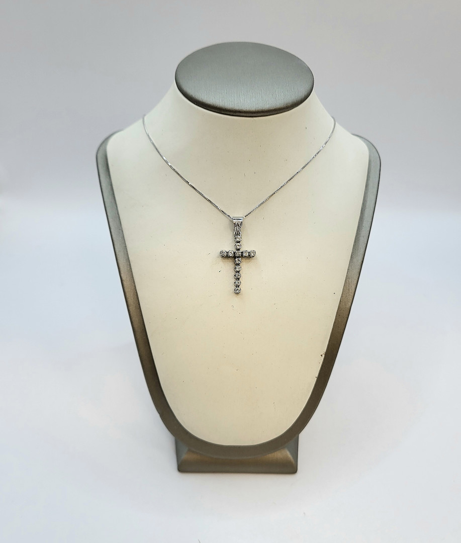 Catenina e ciondolo oro diamantini