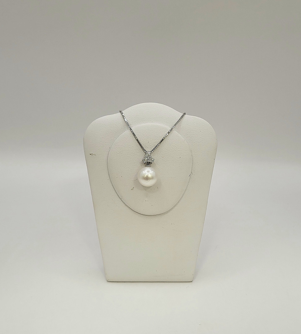 Collana e ciondolo oro diamanti perla