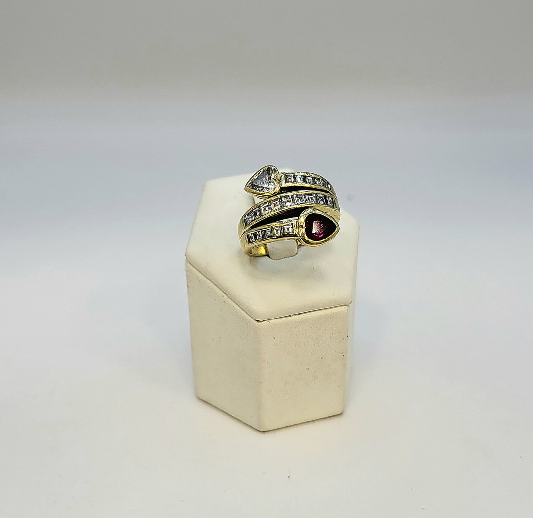 Anello oro pietra diamanti