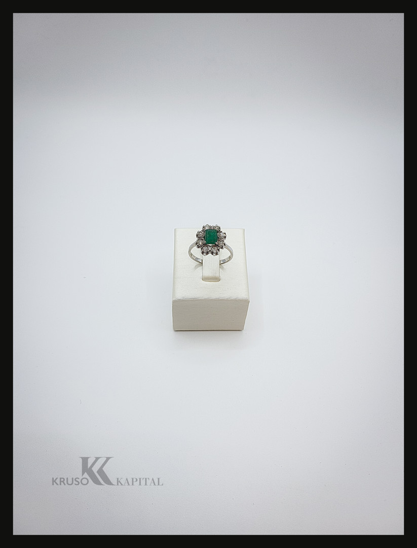 Anello oro pietra diamanti
