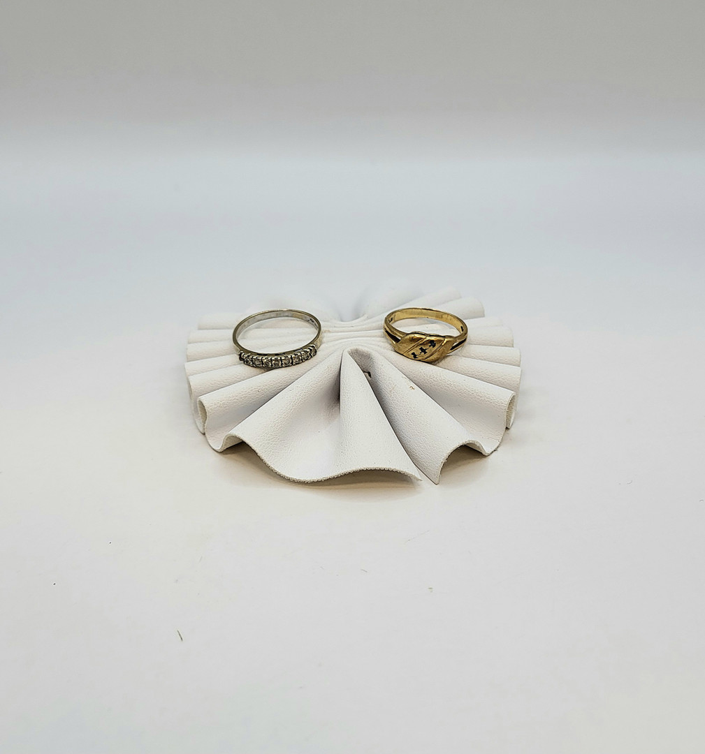 Due anelli oro pietre