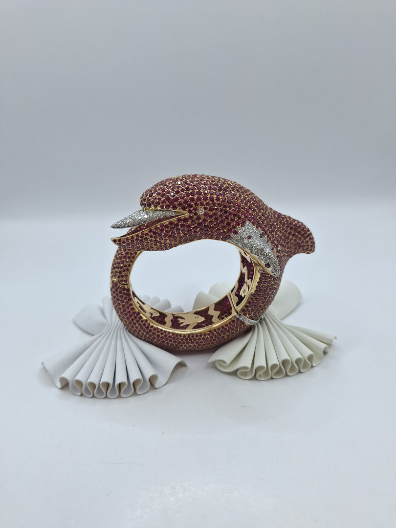Bracciale in oro pietre e diamanti