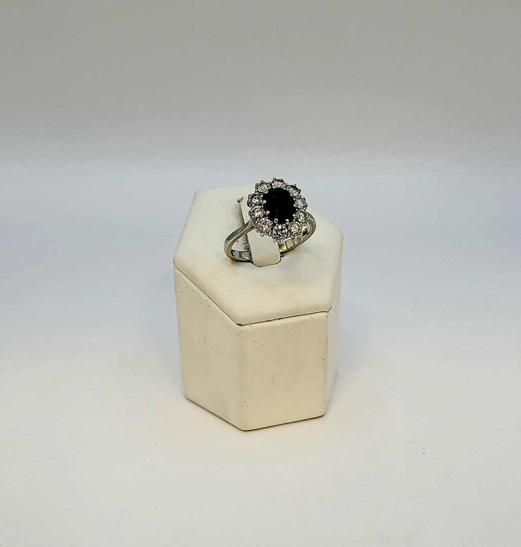 Anello oro pietra diamanti