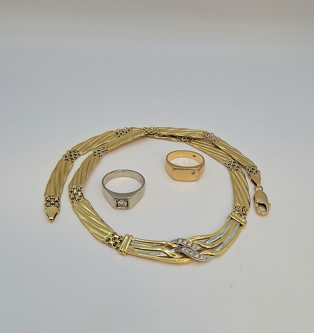 Collana e due anelli oro diamanti