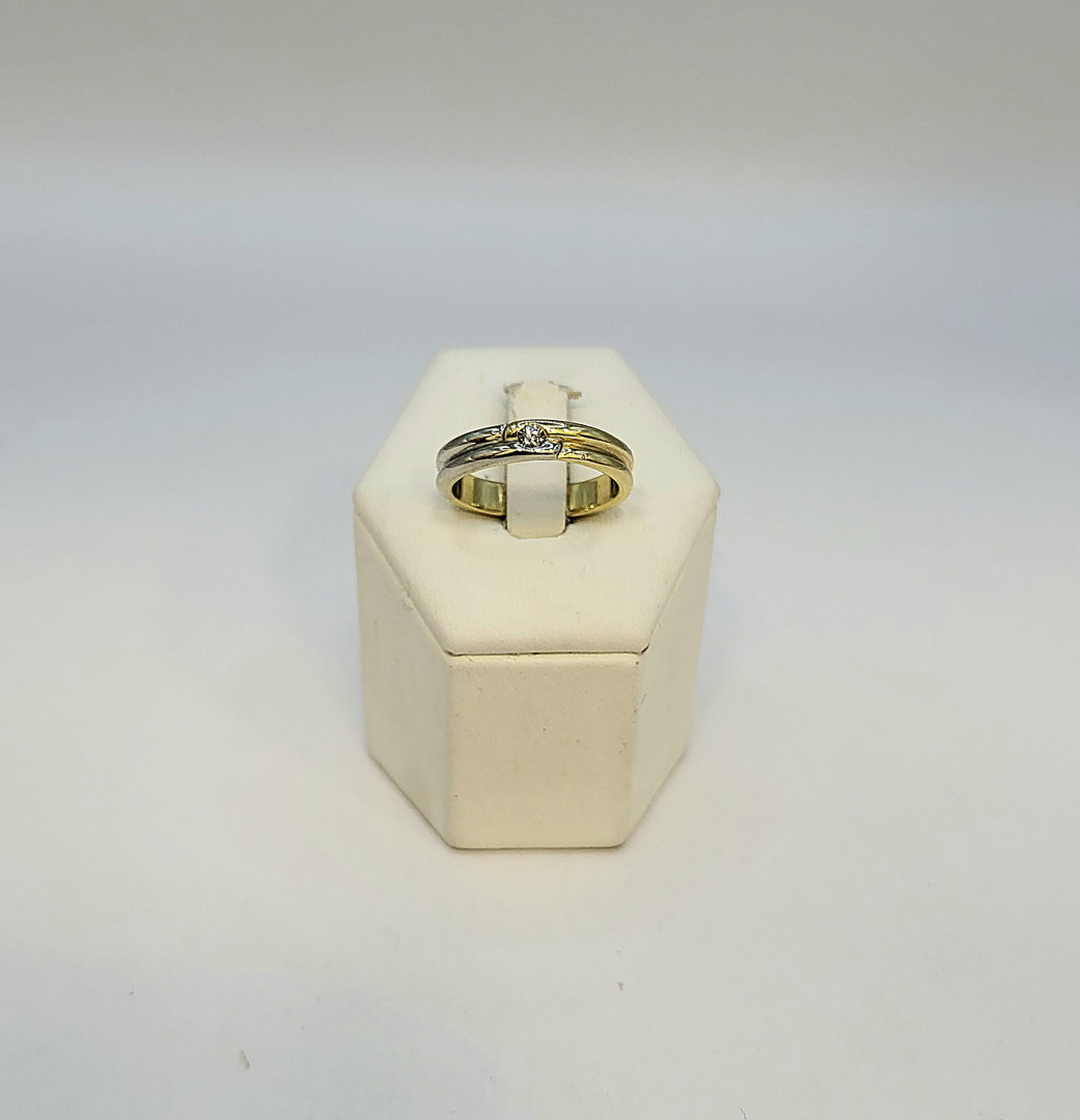 Anello a firma Salvini oro diamantino