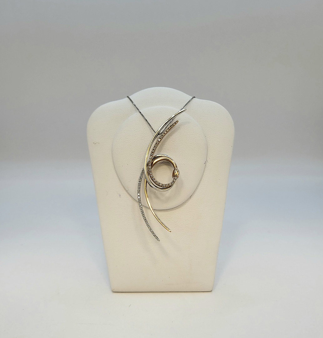Collana e ciondolo oro diamantini