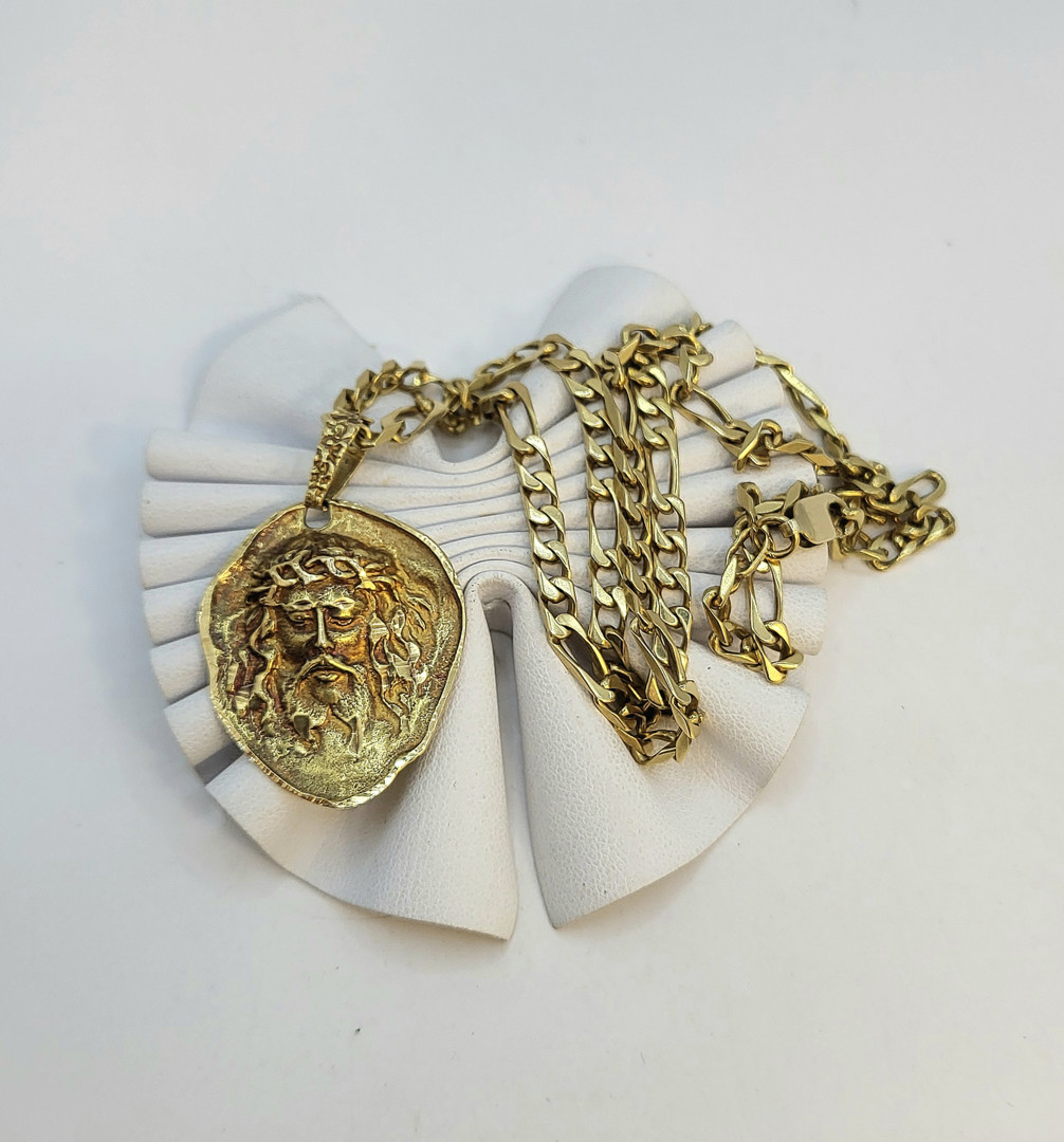 Collana e ciondolo oro