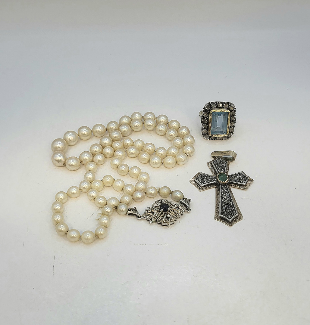 Vari oggetti oro diamanti diamantini pietre argento perle 