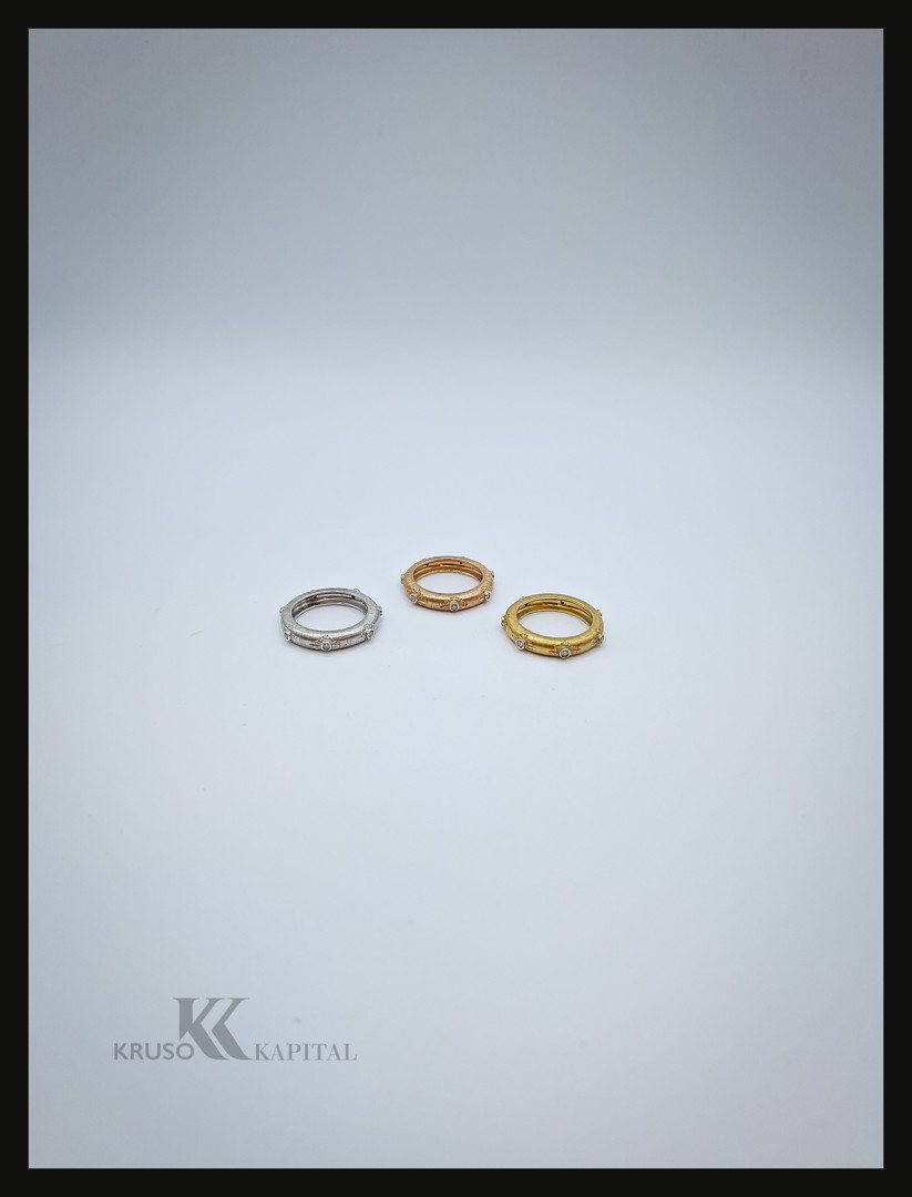 Tre anelli oro diamanti