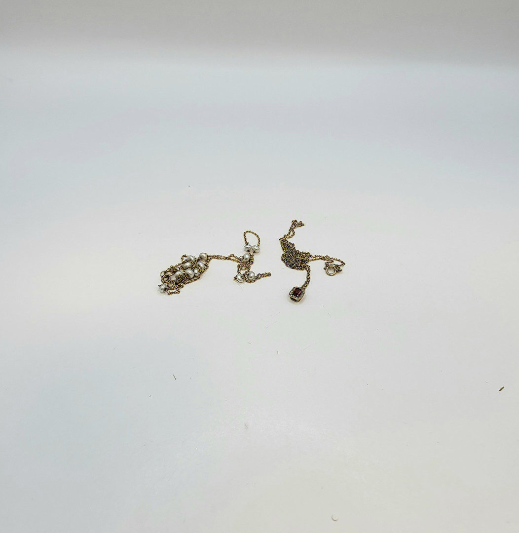 Due collane oro pietre perline