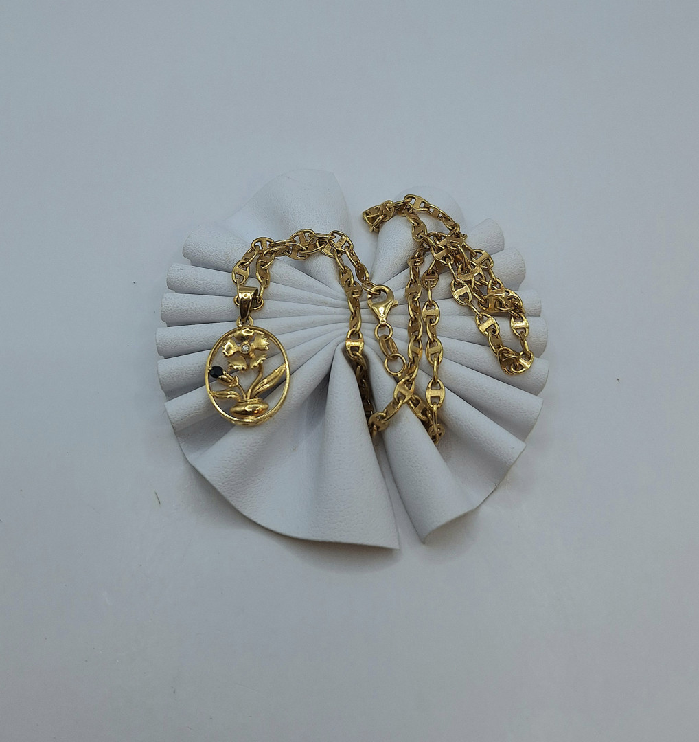 Collana e ciondolo oro pietre