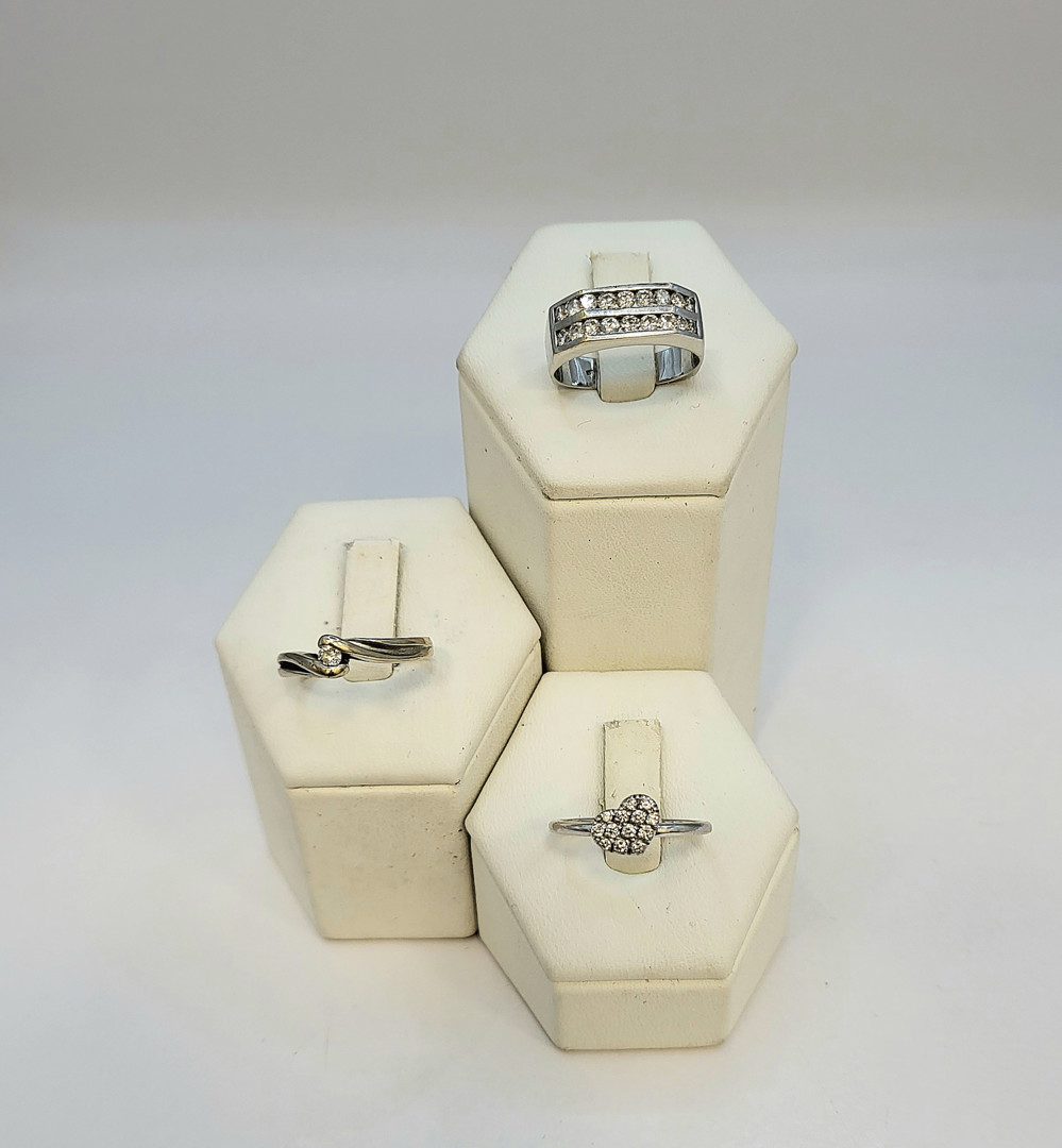 Tre anelli oro diamantini