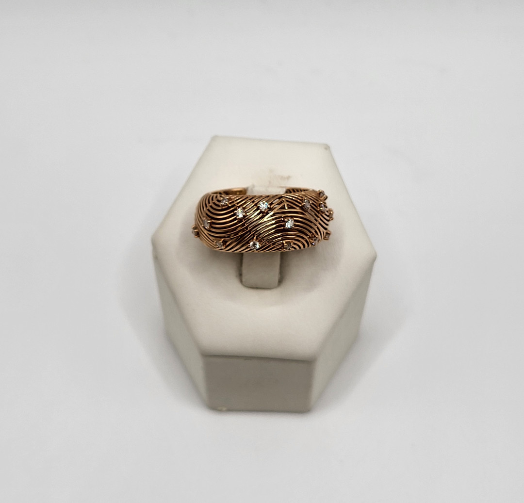 Anello oro con diamantini 