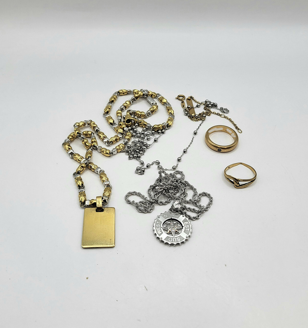 Vari oggetti in oro diamantino pietre 