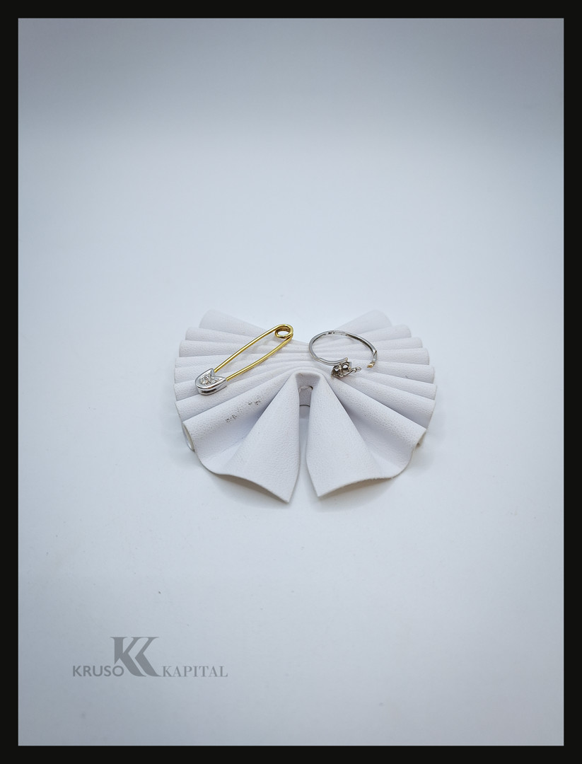 Spilla e anello oro diamantini 