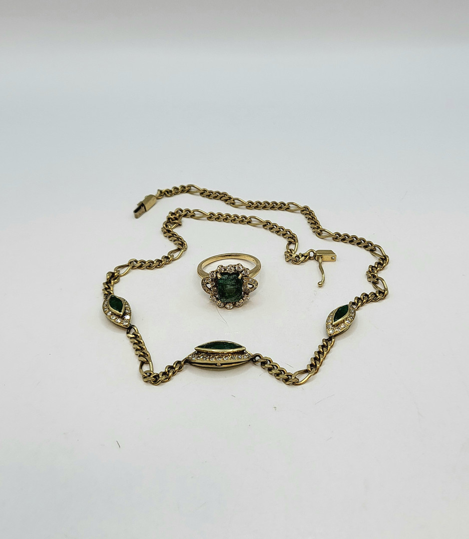 Anello e collana oro pietre diamantini