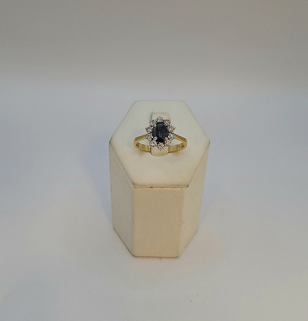 Anello oro pietra diamanti