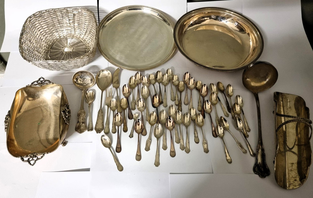 Vari pezzi in argento 