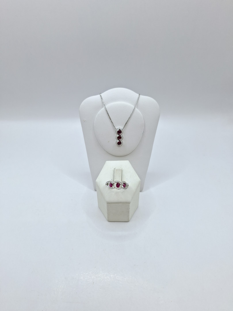 Anello e collana oro pietre diamantini