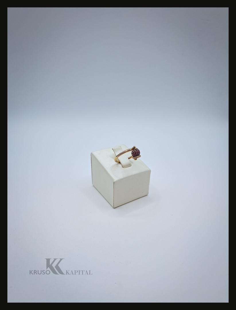 Anello oro con pietre e diamantini 