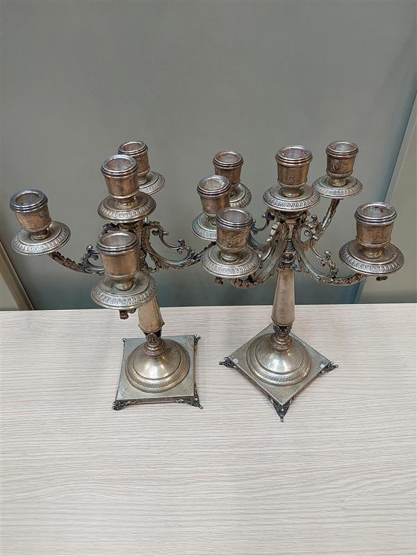 Due candelabri argento