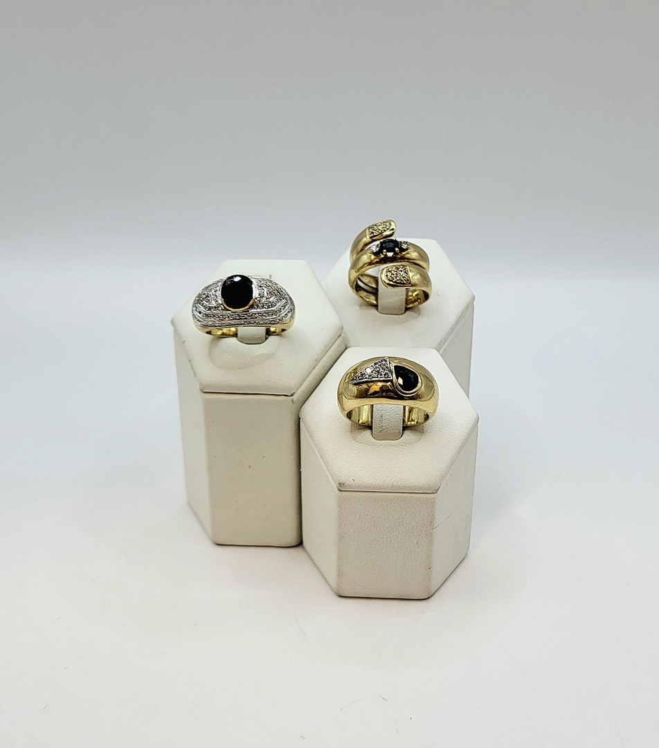 Tre anelli oro pietre diamantini 