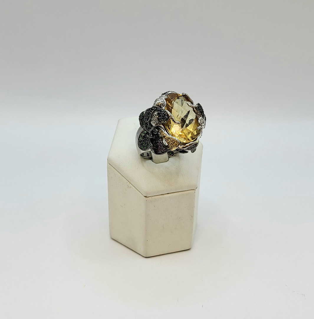 Anello oro pietre diamantini