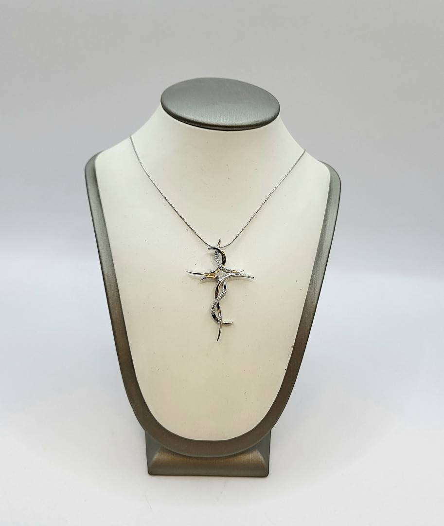 Collana e croce oro diamantini 