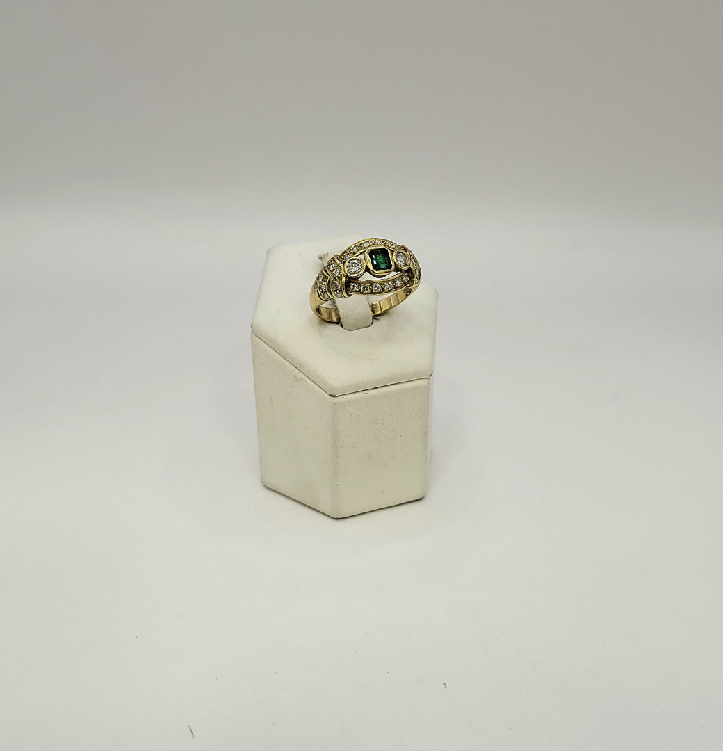 Anello oro pietra diamantini