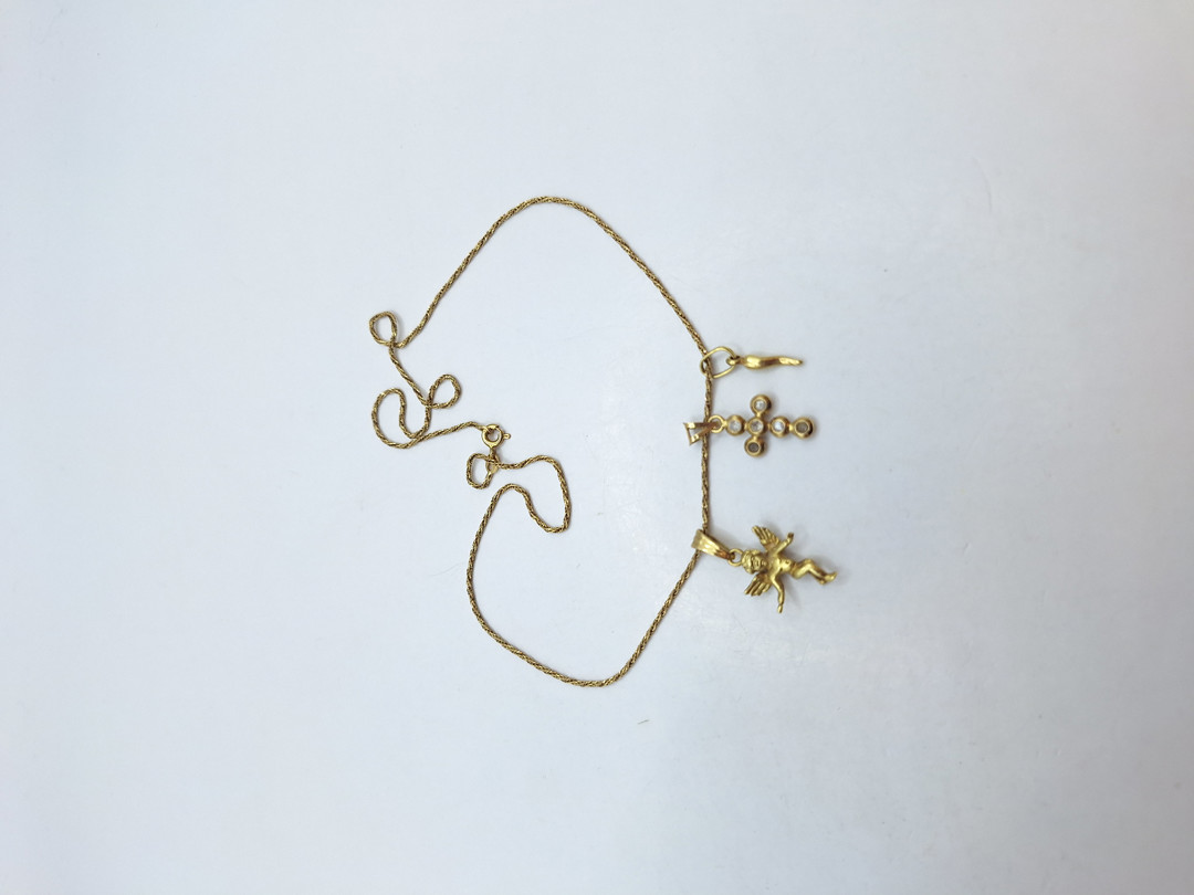 Collana e tre ciondoli oro pietre