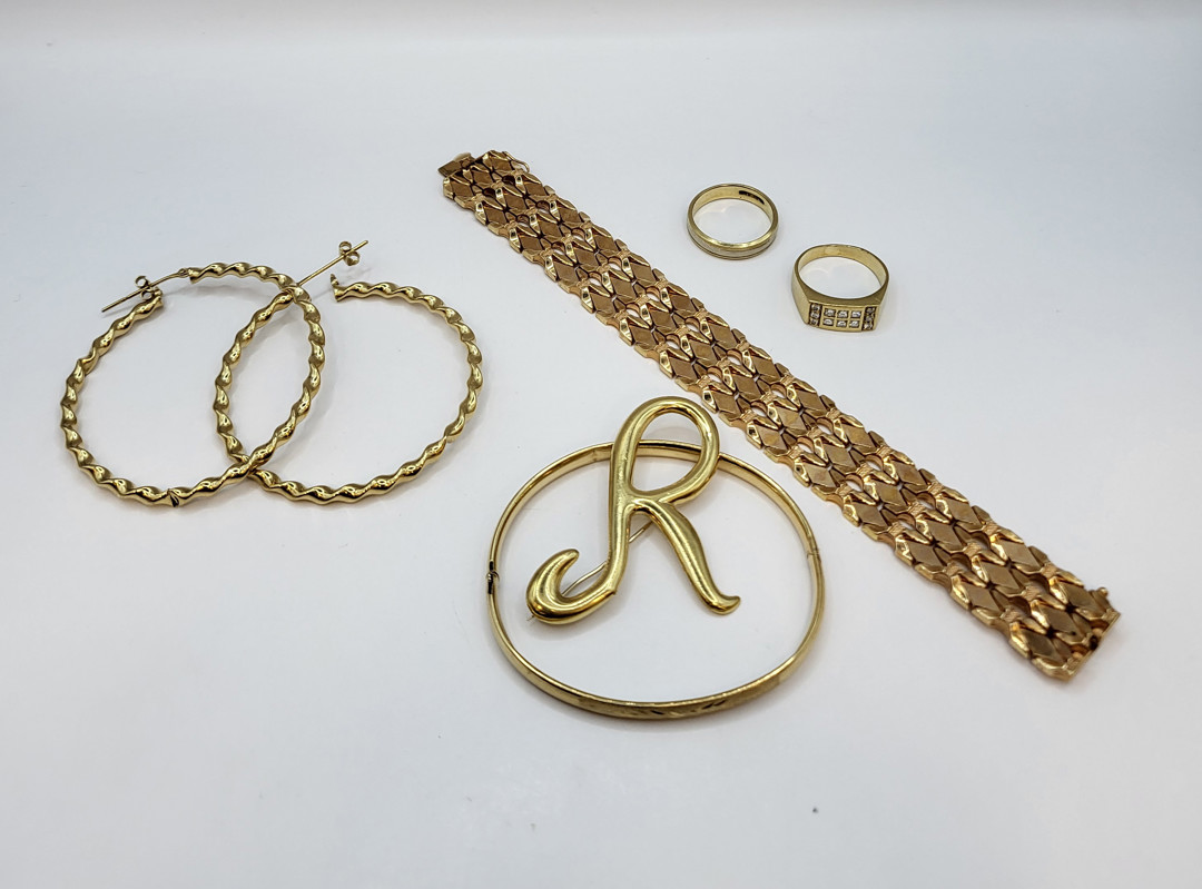 Vari oggetti oro diamantini