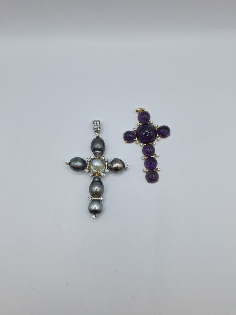 Due croci oro perle diamantini pietre