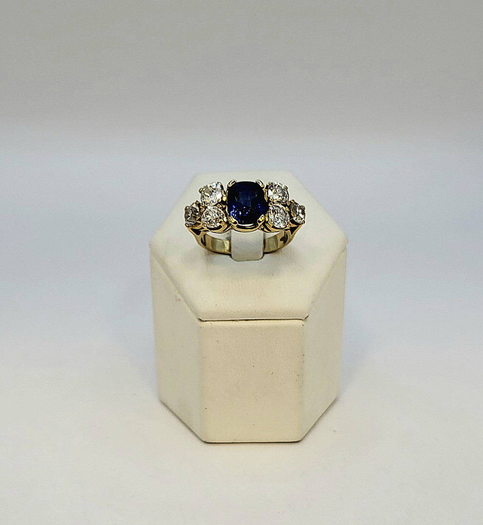 Anello oro pietra diamanti