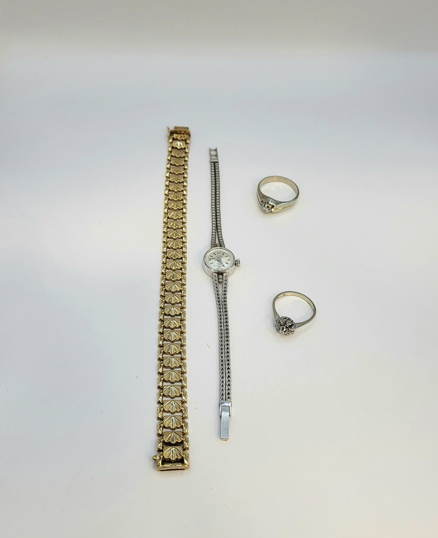 Vari oggetti oro diamantini