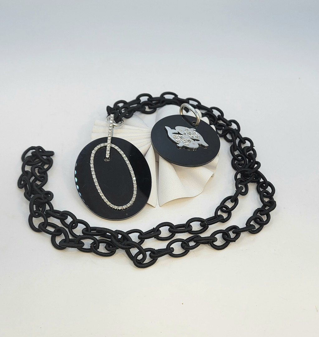 Collana e due ciondoli tessuto oro diamanti