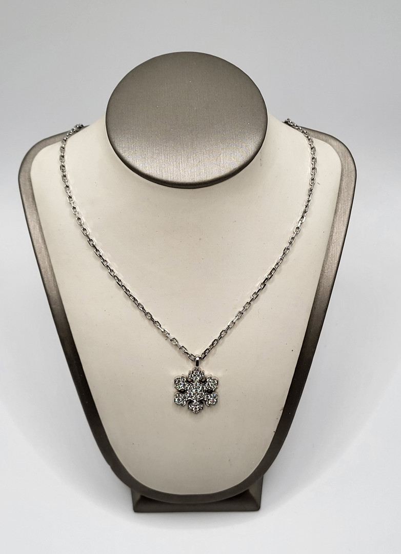 Catenina ciondolo a firma Bulgari oro diamanti