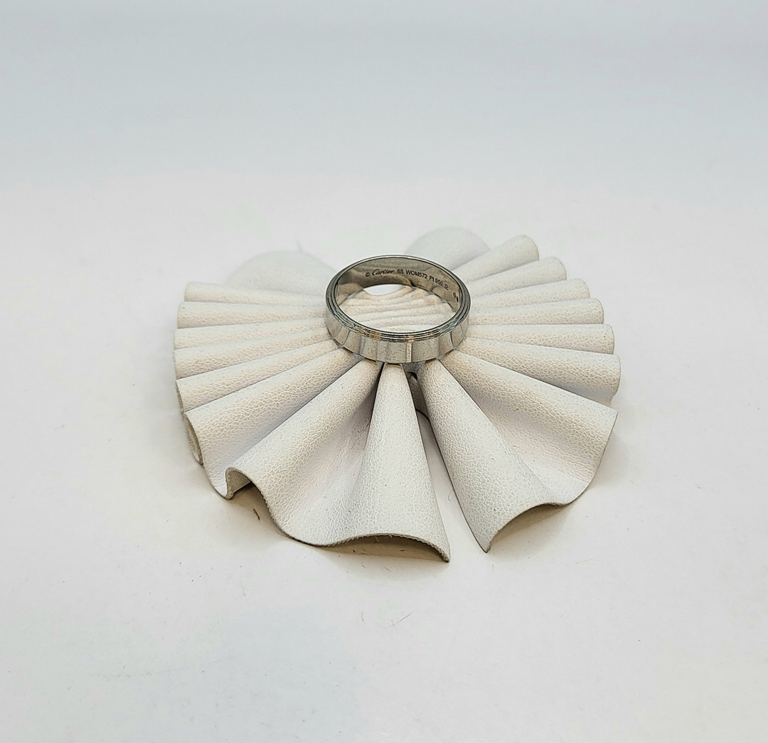 Anello a firma Cartier platino