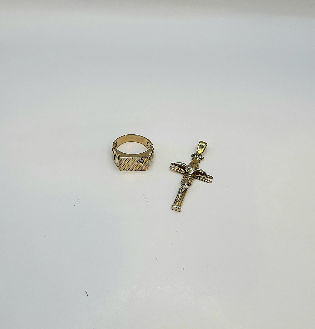 Anello e croce oro diamantino