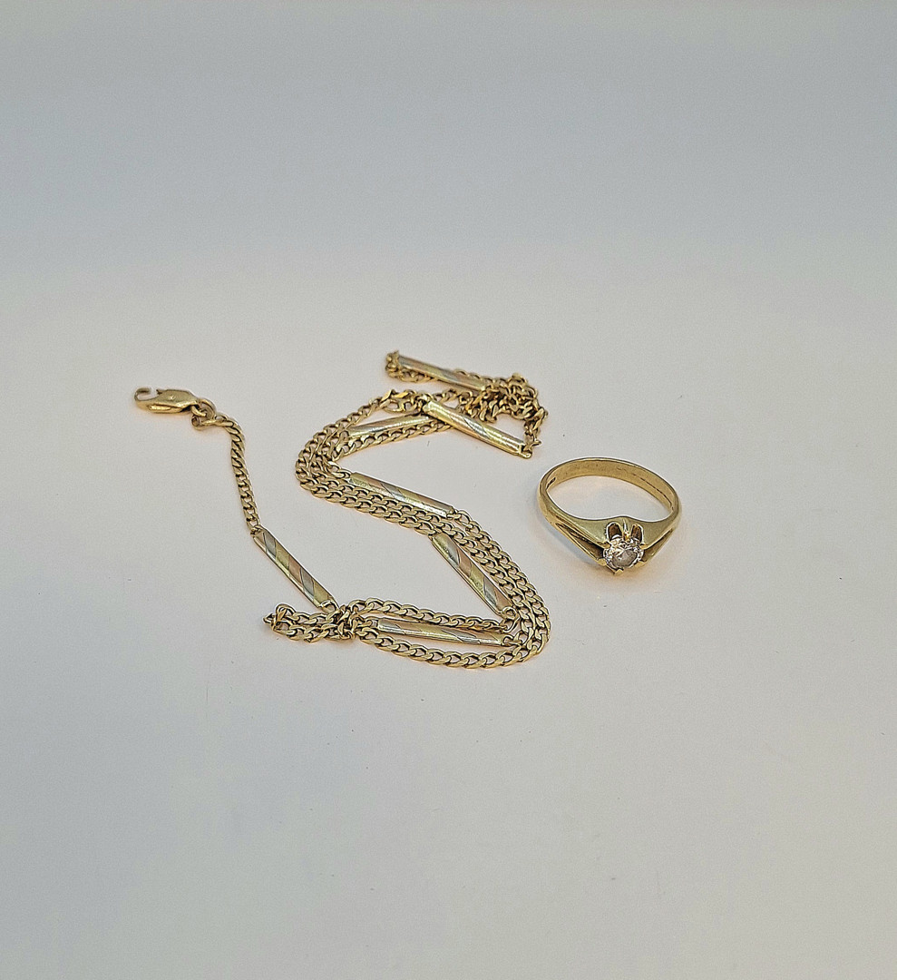 Collana e anello oro pietra