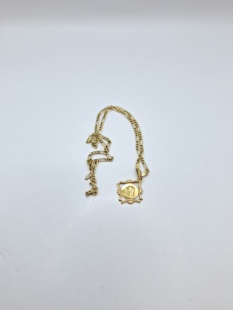 Collana e ciondolo in oro 