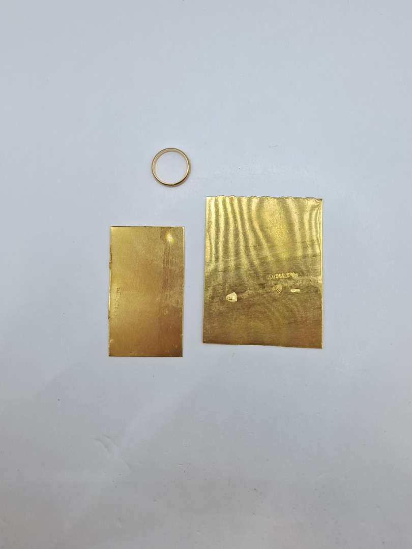 Anello e laste in oro 