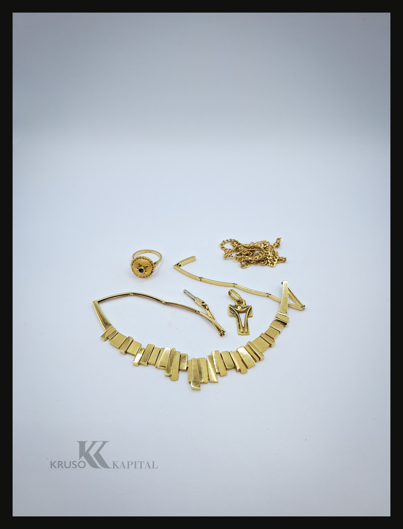 Due collane ciondolo anello oro pietra