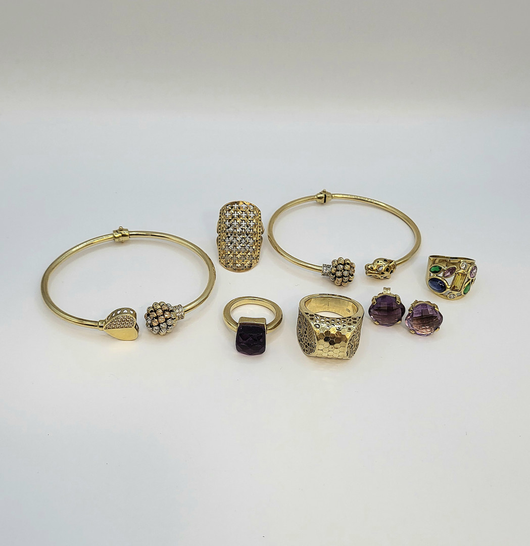 Vari oggetti oro pietre