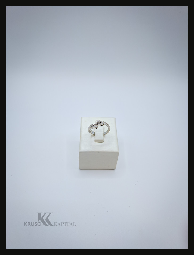 Anello "trilogy" oro con diamantini