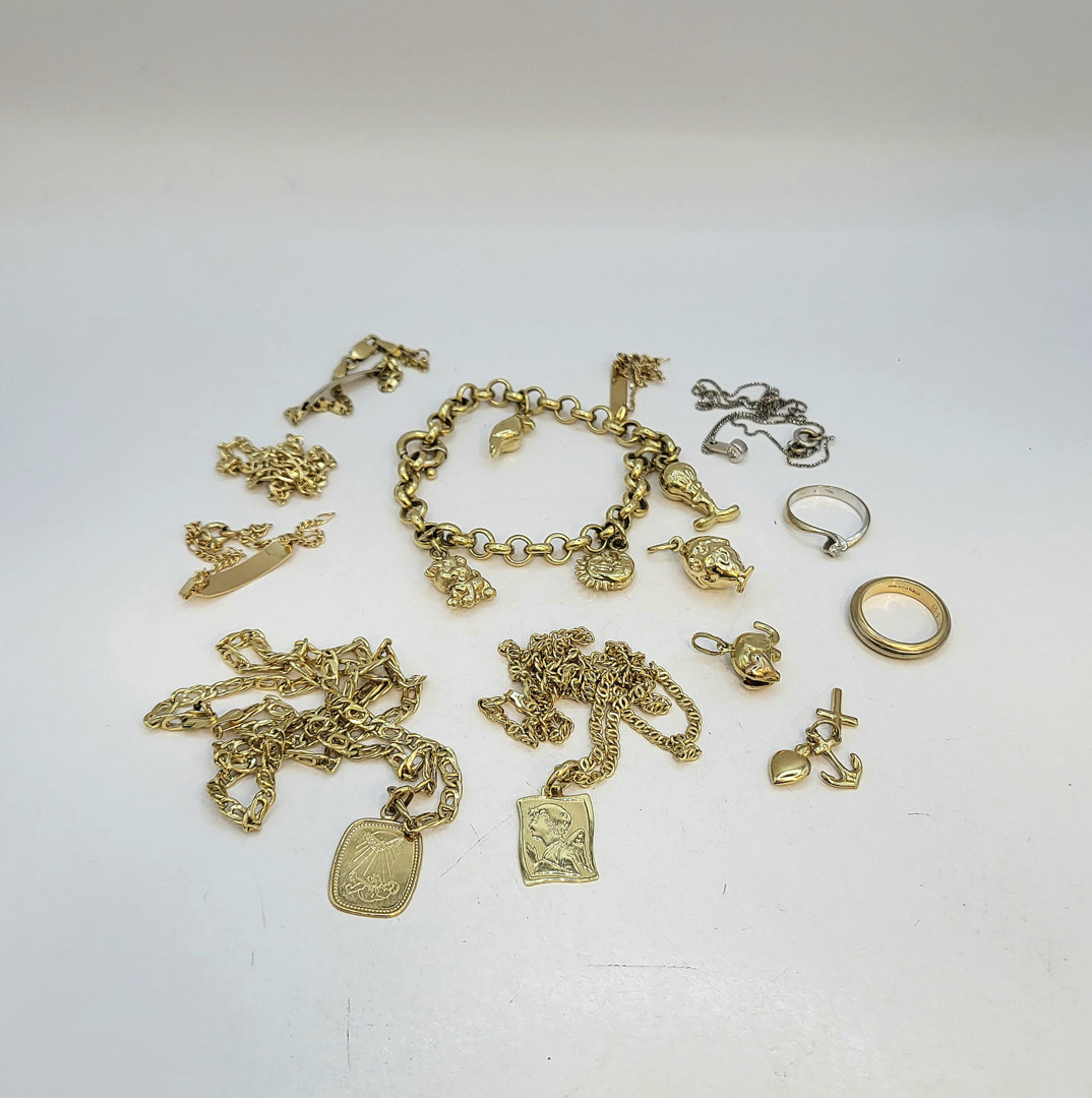 Vari oggetti oro diamantini