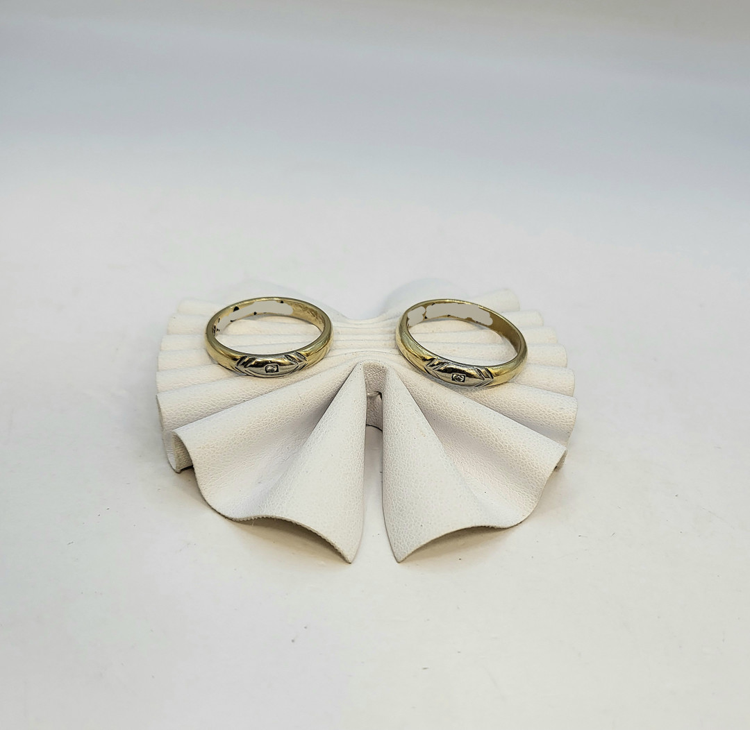 Due anelli oro diamantini