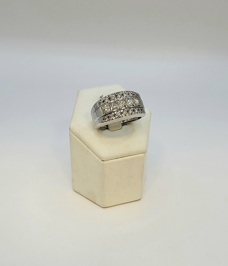 Anello oro e diamanti